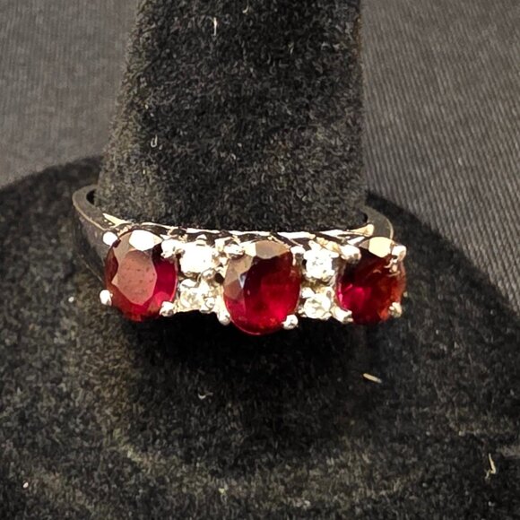 Sterling Silver 925 Indiginous Style Garnet Ring 2.8g Size 7 - Picture 1 of 9